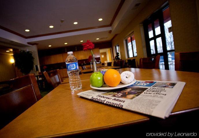 Towneplace Suites Detroit Warren Restoran foto
