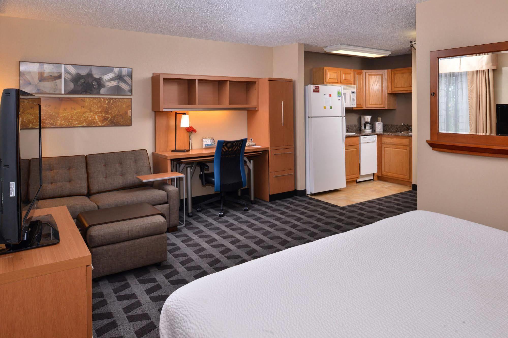 Towneplace Suites Detroit Warren Bagian luar foto