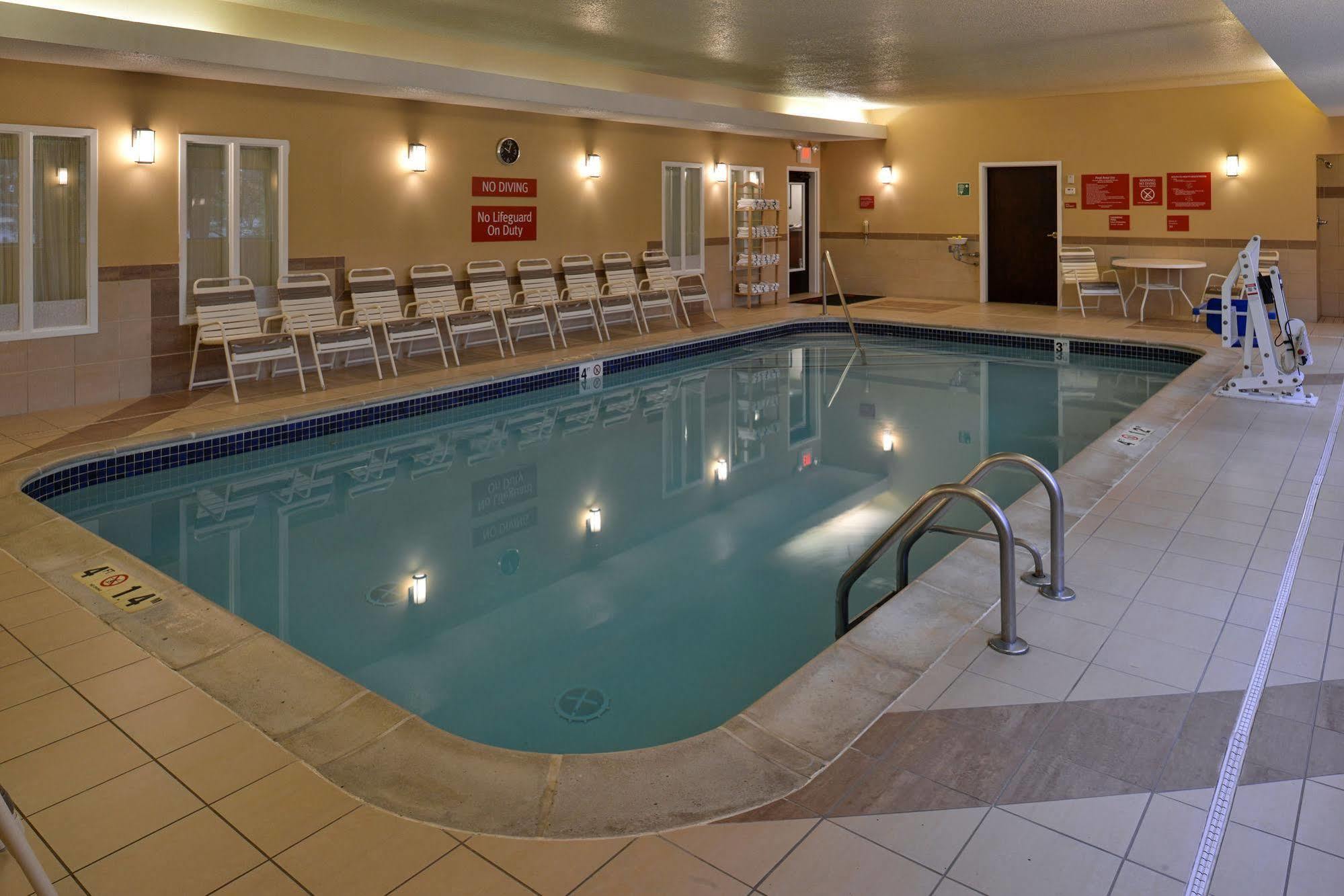 Towneplace Suites Detroit Warren Bagian luar foto